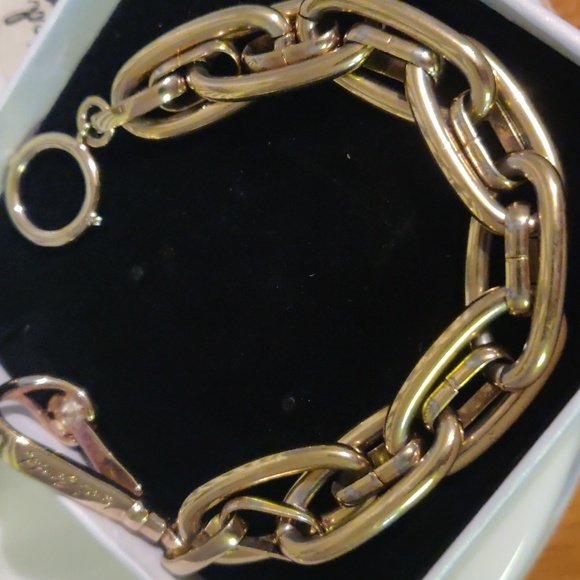 Henri Bendel Gold Chain Bracelet Comes With Gift bag - Picture 7 of 10